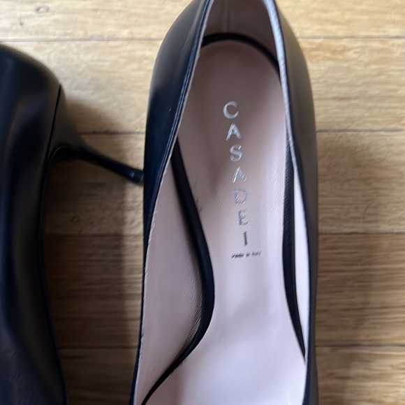 Near New Casadei Black Leather Kitten Heels Sz 41 - Picture 3 of 6
